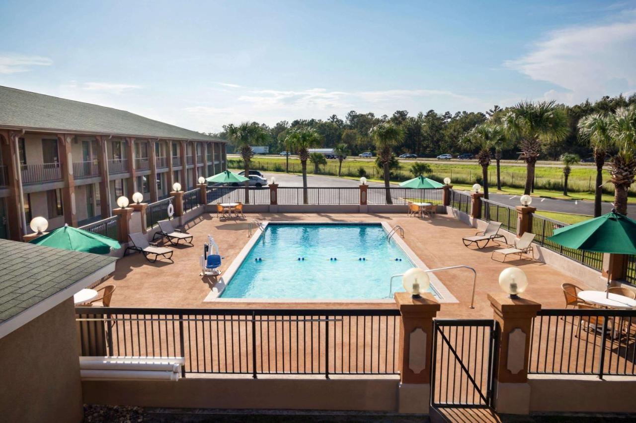 Days Inn By Wyndham Hardeeville/ I-95 State Line Екстериор снимка