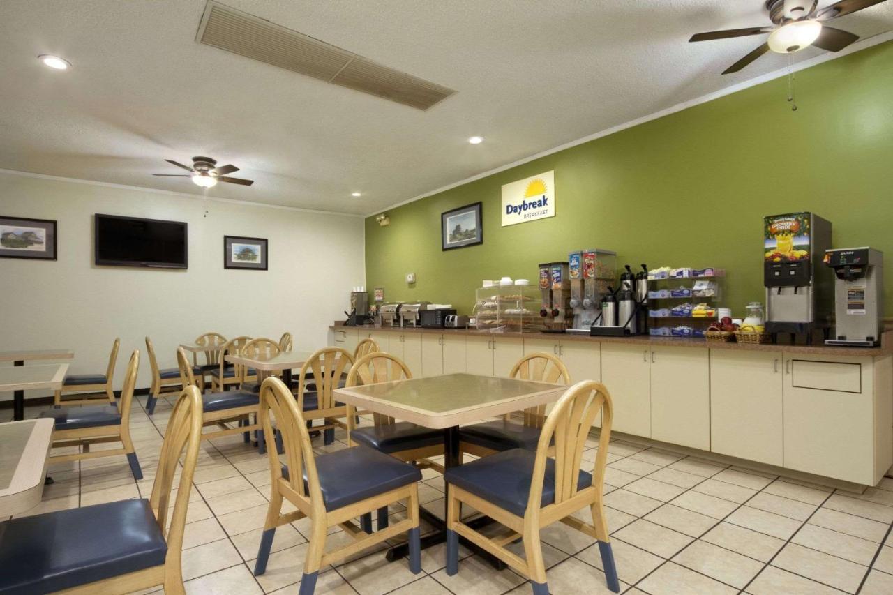 Days Inn By Wyndham Hardeeville/ I-95 State Line Екстериор снимка
