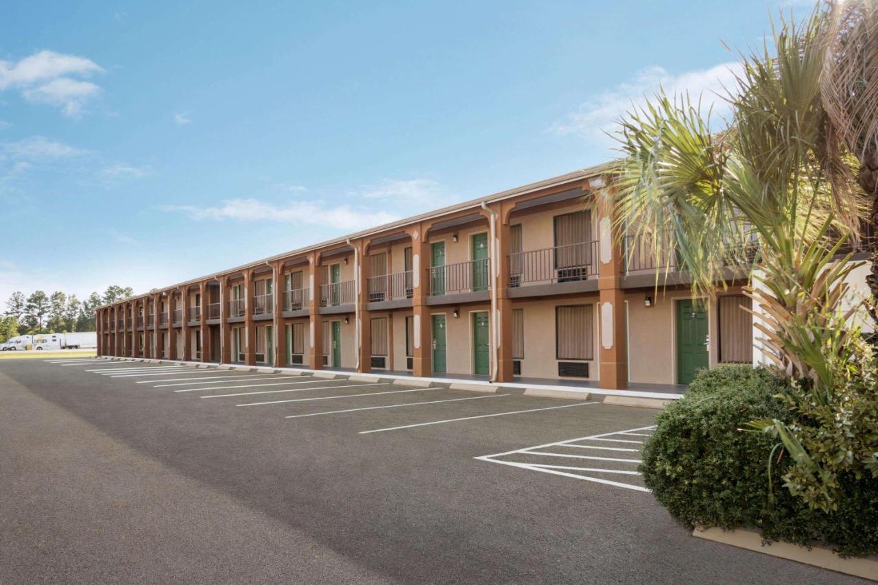 Days Inn By Wyndham Hardeeville/ I-95 State Line Екстериор снимка