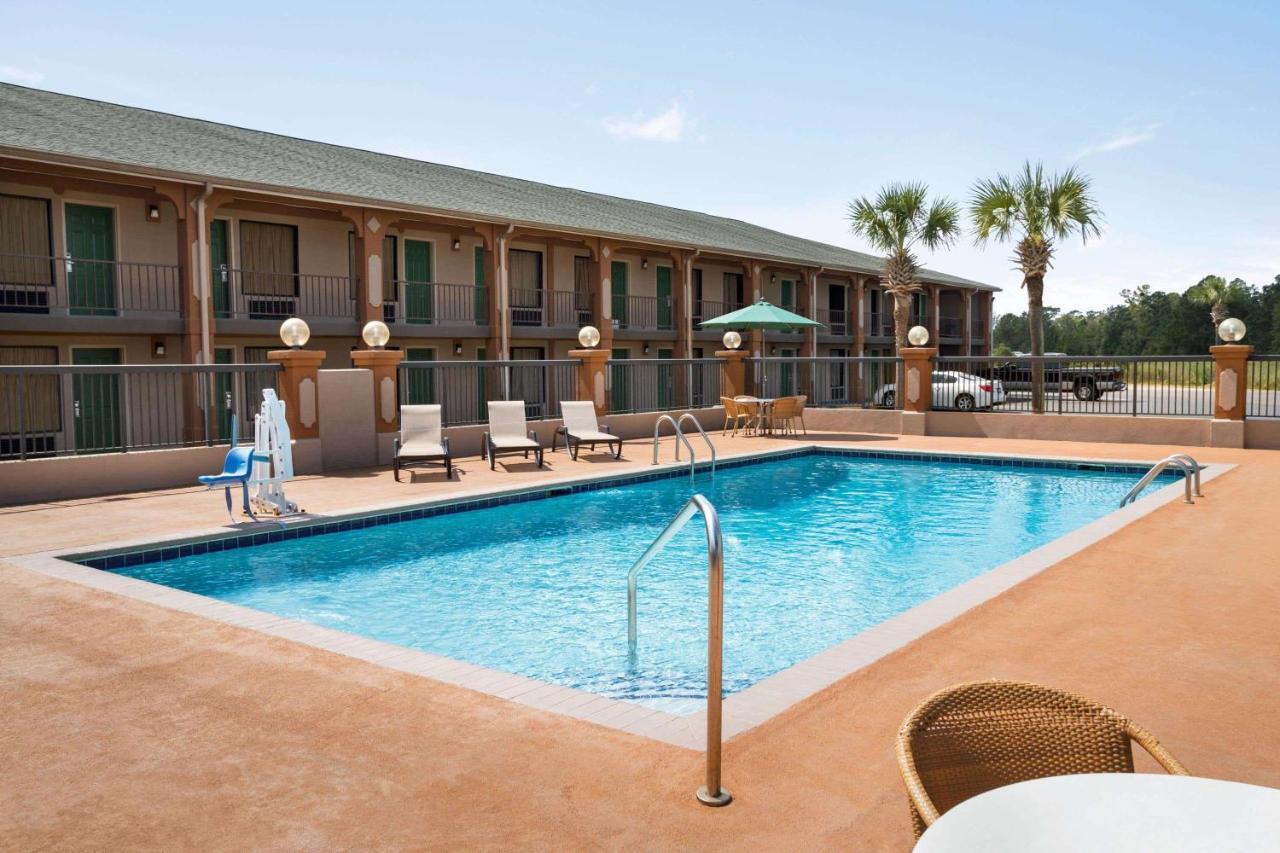 Days Inn By Wyndham Hardeeville/ I-95 State Line Екстериор снимка